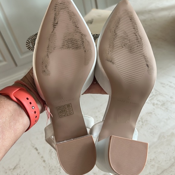 Be Mine sequence bridal shoes, size 6 never worn. - Picture 4 of 4